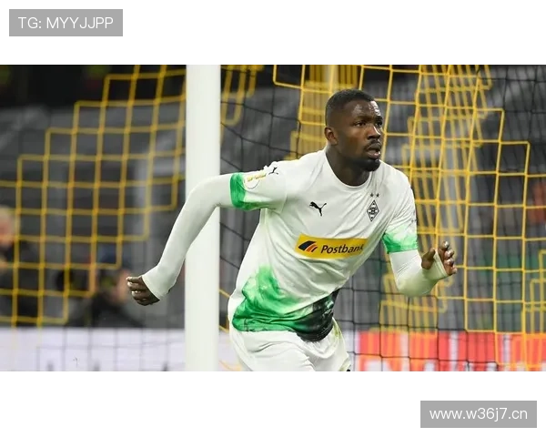 记者称图拉姆脚踝轻伤每日评估